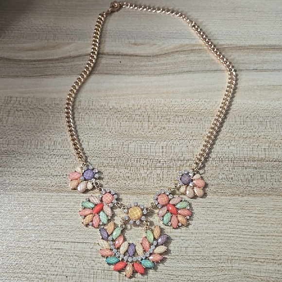Jewelry - Vintage Y2k Floral Necklace in Gold Tone With Multicolor Rhinestones Statement
